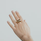 Gouden teardrop ring met strassteentjes