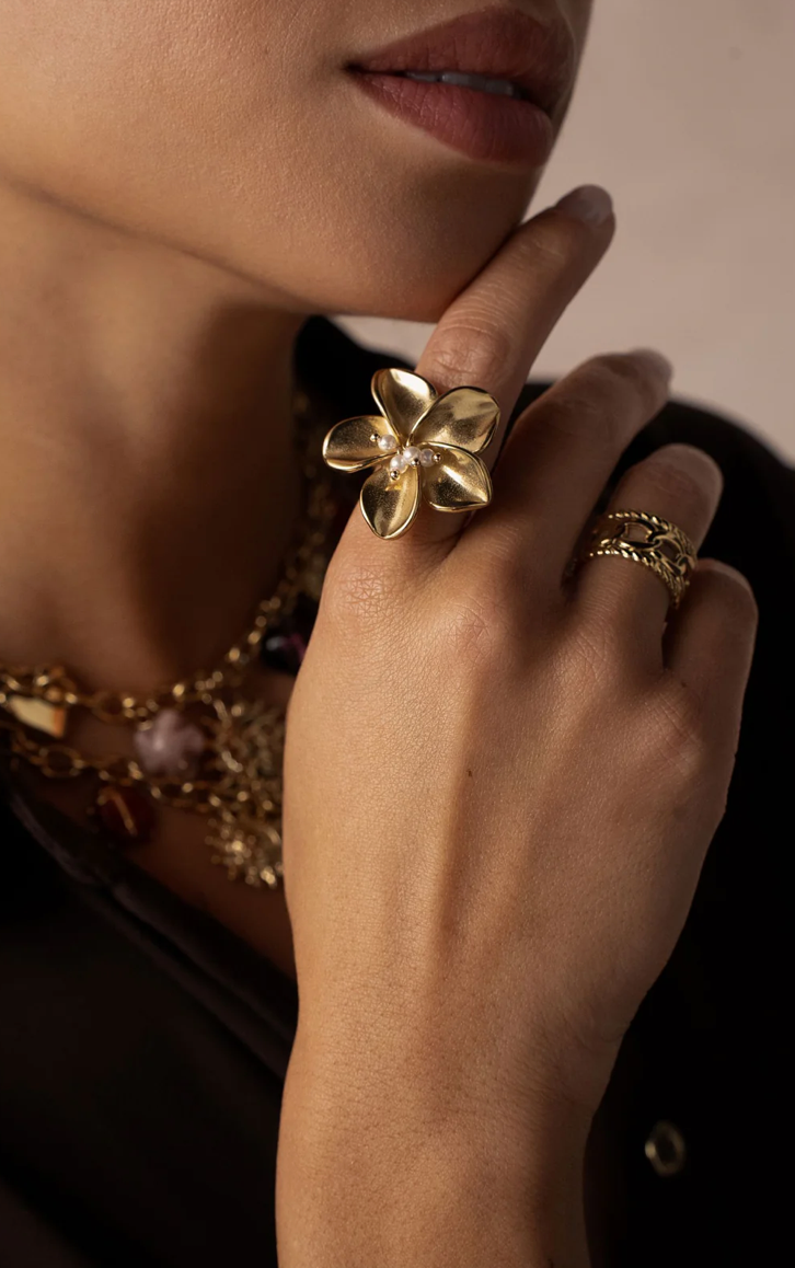 Chez Rings Bloom Pearl Ring – Chez Cécile